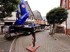 Da ist er wieder  © kalbacho-foto  De Lorcher Gockel ist wieder auf seiner Kirchturmspitze