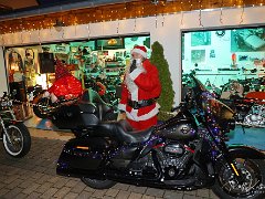 Der Nikolaus kommt... - ©kalbacho-foto  Der Nikolaus kommt ... ist von Thomas & Kathy Schmid ins Leben gerufen worden, mit der Absicht, Kindern etwas gutes zu tun. So haben diese 2 im Jahr 2022 zum ersten Mal ein kleines Familienevent auf die Beine gestellt. . Text habe ich von der Homepage übernommen: https://www.dernikolauskommt.com