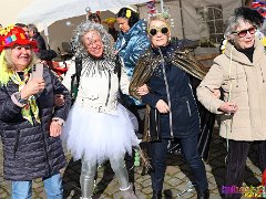 Rosenmontagsbasar © kalbacho-foto  Rosenmontagsbasar im Hilchenhaushof, geboten werden Tänze aus der LCV-Tanzabteilung, musikalisch gestaltet wird der Tag von den Lorcher Schloßbergmusikanten