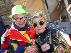 Rosenmontagsbasar © kalbacho-foto  Rosenmontagsbasar im Hilchenhaushof, geboten werden Tänze aus der LCV-Tanzabteilung, musikalisch gestaltet wird der Tag von den Lorcher Schloßbergmusikanten