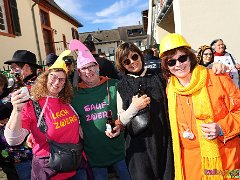 Rosenmontagsbasar © kalbacho-foto  Rosenmontagsbasar im Hilchenhaushof, geboten werden Tänze aus der LCV-Tanzabteilung, musikalisch gestaltet wird der Tag von den Lorcher Schloßbergmusikanten