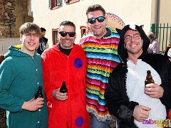 Rosenmontagsbasar © kalbacho-foto  Rosenmontagsbasar im Hilchenhaushof, geboten werden Tänze aus der LCV-Tanzabteilung, musikalisch gestaltet wird der Tag von den Lorcher Schloßbergmusikanten