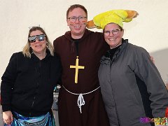 Rosenmontagsbasar © kalbacho-foto  Rosenmontagsbasar im Hilchenhaushof, geboten werden Tänze aus der LCV-Tanzabteilung, musikalisch gestaltet wird der Tag von den Lorcher Schloßbergmusikanten