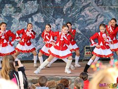 Rosenmontagsbasar © kalbacho-foto  Rosenmontagsbasar im Hilchenhaushof, geboten werden Tänze aus der LCV-Tanzabteilung, musikalisch gestaltet wird der Tag von den Lorcher Schloßbergmusikanten