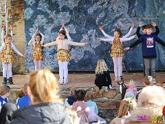 Rosenmontagsbasar © kalbacho-foto  Rosenmontagsbasar im Hilchenhaushof, geboten werden Tänze aus der LCV-Tanzabteilung, musikalisch gestaltet wird der Tag von den Lorcher Schloßbergmusikanten